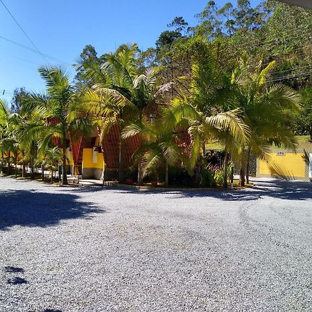 Pousada Recanto Das Flores โนวาฟริบูร์โก ภายนอก รูปภาพ